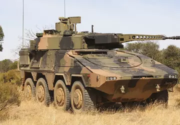 Niemcy zamawiają 123 ciężkie ciężarówki Boxer