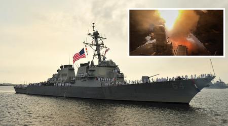 Niszczyciel klasy Arleigh Burke USS Carney zniszczył 15 dronów i cztery pociski manewrujące w ciągu 9 godzin na Morzu Czerwonym.