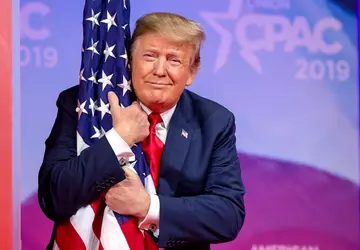 O Trumpie tylko dobrze: Google blokuje ...