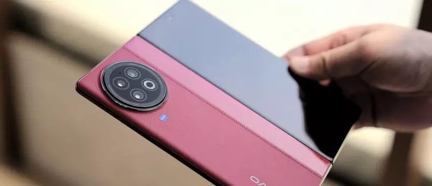 Do sieci wyciekła specyfikacja vivo X Fold 2: podwójne wyświetlacze 120Hz, układ Snapdragon 8 Gen 2 i bateria o pojemności 4,800mAh z ładowaniem 120W
