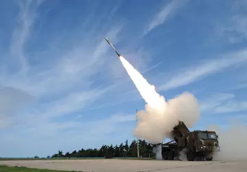 Kongsberg i Hanwha przystosowują przeciwokrętowy pocisk ...