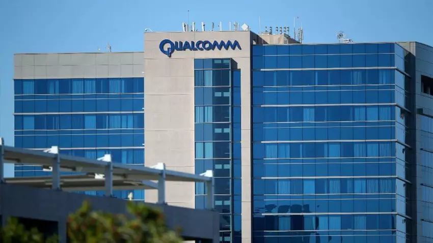 Sprzedaż procesorów mobilnych Qualcomm spadła o 17%, a całkowite zyski zmniejszyły się prawie o połowę