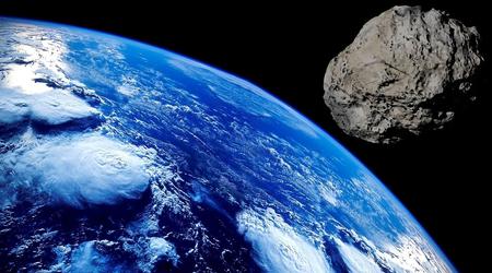 Asteroida wielkości stadionu piłkarskiego przeleciała między Ziemią a Księżycem przed rocznicą uderzenia meteorytu tunguskiego.