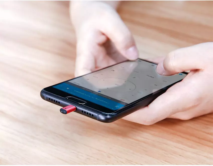 Pilot Baseus USB-C, który umożliwia sterowanie urządzeniami gospodarstwa domowego ze smartfona