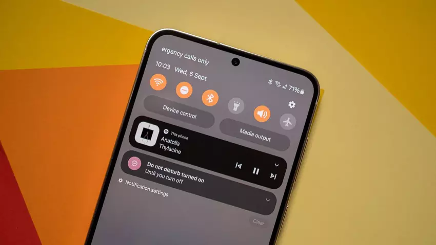 Samsung przyznaje się do błędu w szybkim pulpicie nawigacyjnym One UI 6.1 i obiecuje naprawę wkrótce