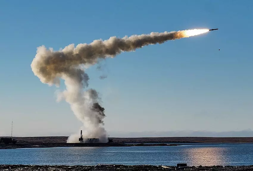 "Hezbollah rzekomo posiada rosyjskie pociski przeciwokrętowe Onyx / Yakhont o zasięgu 300 kilometrów, które mogą stanowić zagrożenie dla amerykańskich niszczycieli i lotniskowców