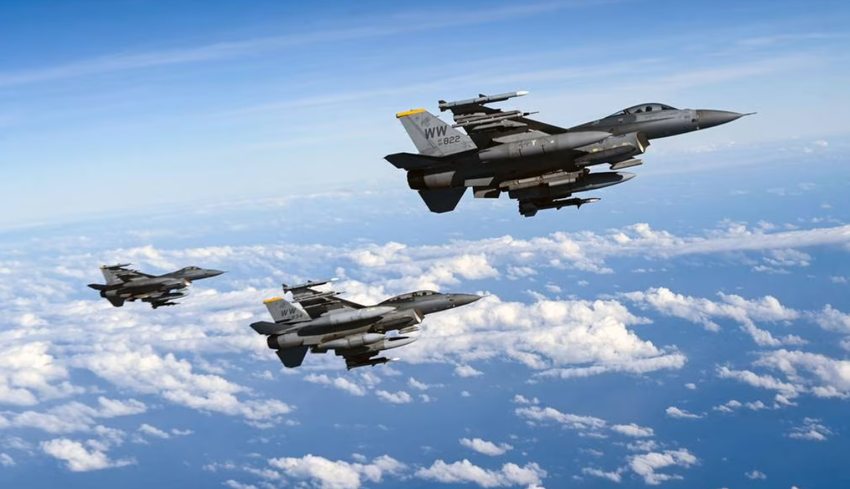 Northop Grumman testuje system wojny elektronicznej Viper AN/ALQ-257 dla myśliwców F-16 na emulatorze US Air Force