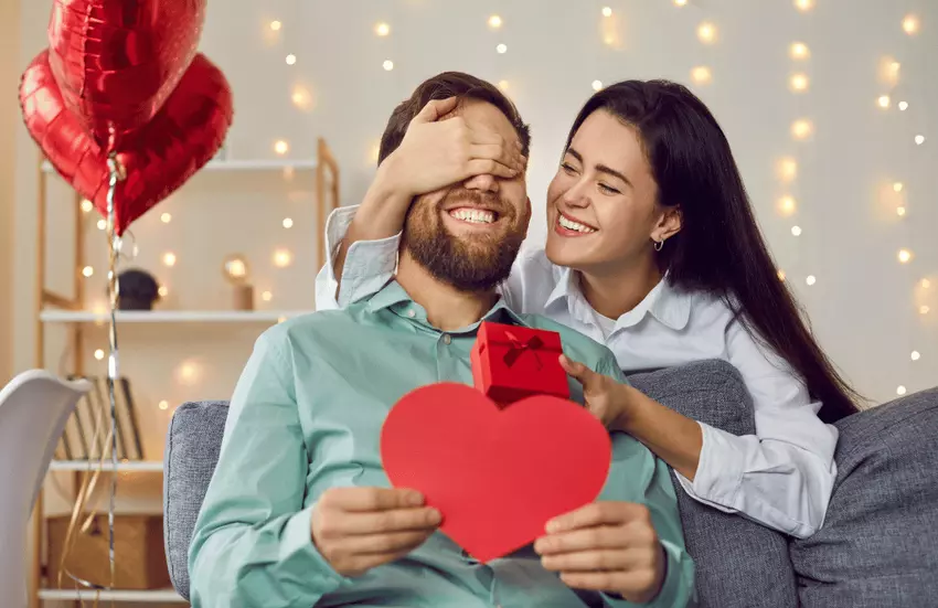 Pomysły na prezent na 14 lutego: 5 stylowych gadżetów dla ukochanej osoby