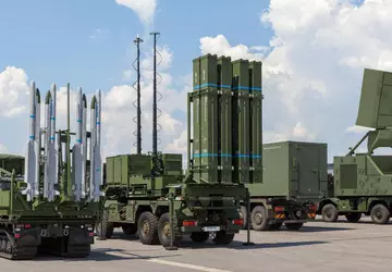 MARS II MLRS, Panzerhaubitze 2000, radary ...