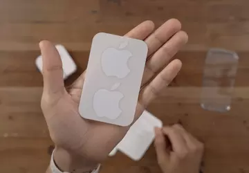 iPhone 16 zostanie dostarczony bez naklejek ...