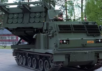 Wielka Brytania da Ukrainie więcej MLRS: ...