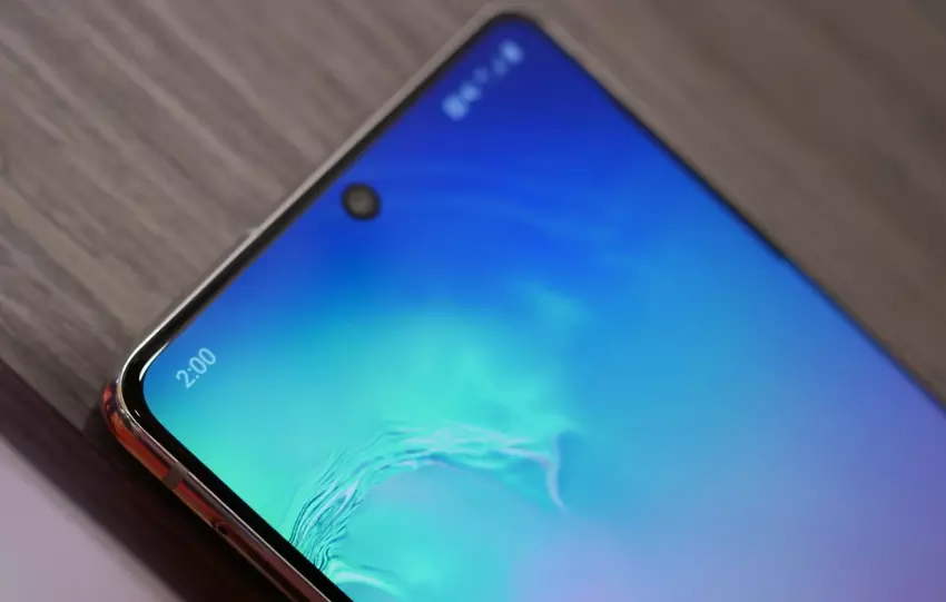 Insider: częstotliwość odświeżania ekranu 120 Hz będzie działać tylko na smartfonach Galaxy S20 o rozdzielczości Full HD + 