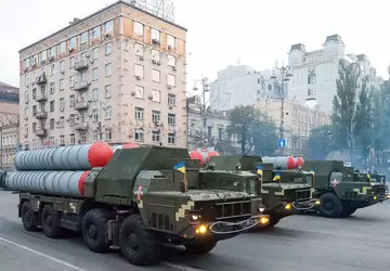 Ukraińscy strzelcy przeciwlotniczy pokazali wystrzelenie dwóch ...