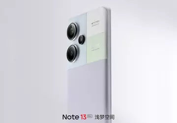 Zakrzywiony wyświetlacz OLED, układ Dimensity 7200 ...