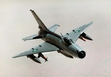 Chiny zamienią stare myśliwce J-6 i ...