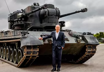 Niemcy przekazują Ukrainie trzy kolejne samobieżne ...