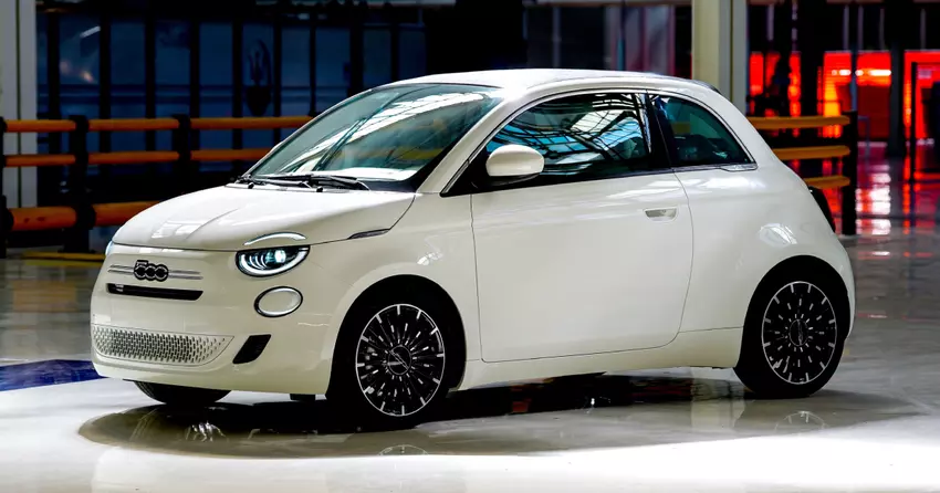 Oficjalnie: Fiat 500 Hybrid z manualną skrzynią biegów zadebiutuje w listopadzie