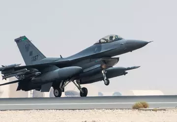 Stany Zjednoczone wysłały myśliwce F-16 Fighting ...