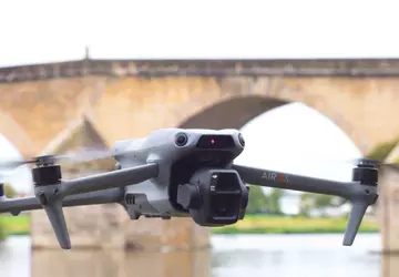 DJI wypuszcza drona Air 3S z ...