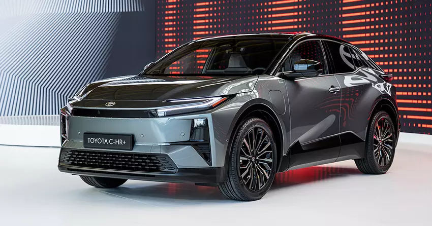 Toyota zaprezentowała elektrycznego crossovera C-HR+ z akumulatorami o pojemności 57,7 kWh i 77 kWh.