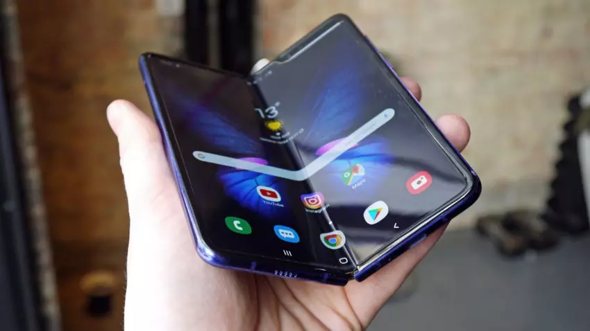 wymiana wyświetlacza w Galaxy Fold będzie kosztować jak OnePlus 7T