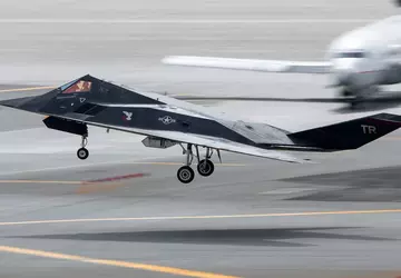 Samoloty F-117 Nighthawk po raz pierwszy ...