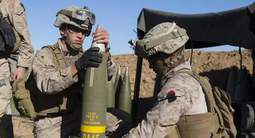 Ukraina otrzymała 900 precyzyjnych pocisków kierowanych GPS M982 Excalibur o wartości 92 mln USD, dzięki którym haubice M777A2 i działa samobieżne PzH 2000 mogą wystrzelić do 40,5 km z błędem 2 metrów