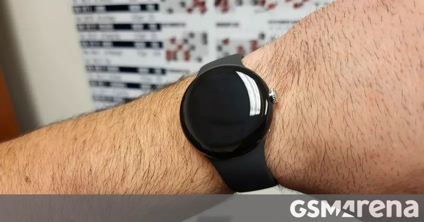W restauracji zapomniano o zegarku Pixel Watch, oto kilka zdjęć z prawdziwego życia