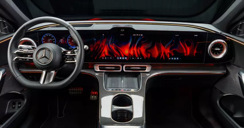 Mercedes przywróci fizyczne przyciski w aktualnych modelach i zachowa je dla przyszłych samochodów