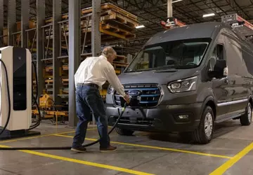 Ford zastąpił nowy elektryczny furgon modelem ...