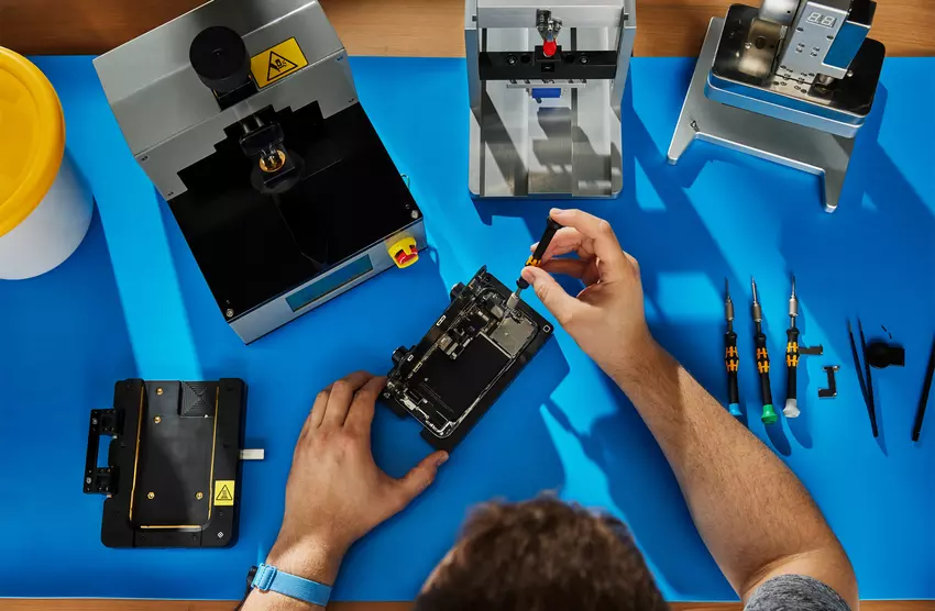 Apple uruchamia w Europie program samodzielnej naprawy iPhone'ów i MacBooków