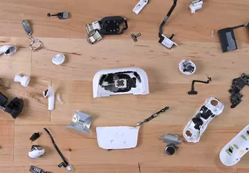 0 na 10 od iFixit: Słuchawki ...