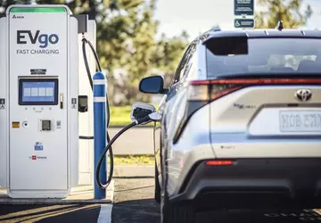 Nowe akumulatory Toyota do samochodów elektrycznych ...