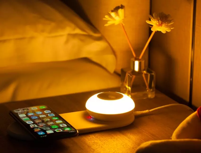 Idealne bezprzewodowe ładowanie Tongdaytech do stolika nocnego