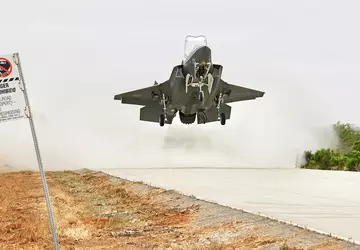 Myśliwiec F-35B Lightning II wylądował na ...