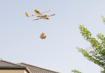 Kurier dronem Wing ląduje na liniach ...