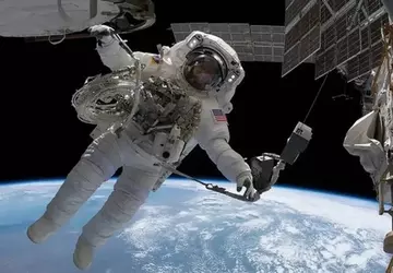 Kosmos staje się coraz bardziej zatłoczony: ...