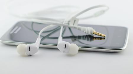 Wybór najlepszych słuchawek próżniowych (zatyczek do uszu)