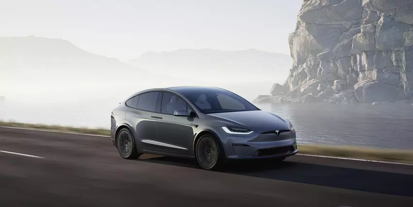 Tesla wycofuje ponad 360 tys. samochodów elektrycznych z powodu niebezpiecznego zachowania autopilota FSD na skrzyżowaniach