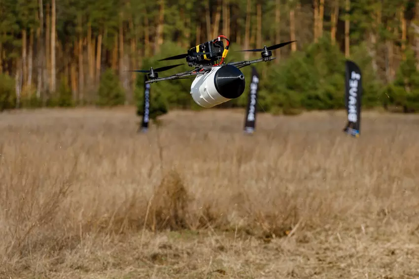 Ukraiński dron FPV na włóknie optycznym
