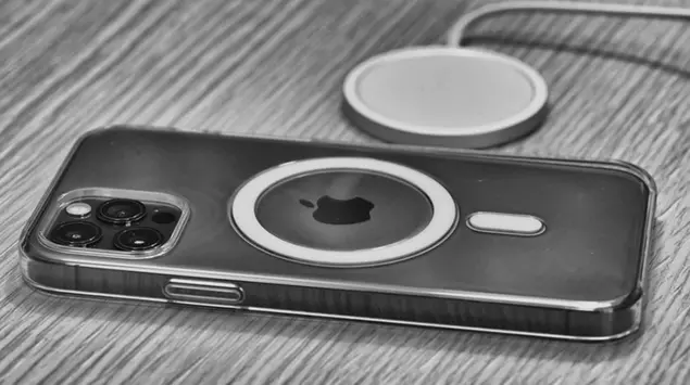 Apple rozważa rezygnację z MagSafe w ...