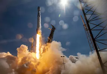 ESA i SpaceX wysyłają europejski teleskop ...