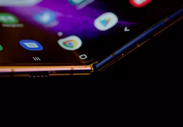 Google pracuje nad składanym smartphone Pixel, ...