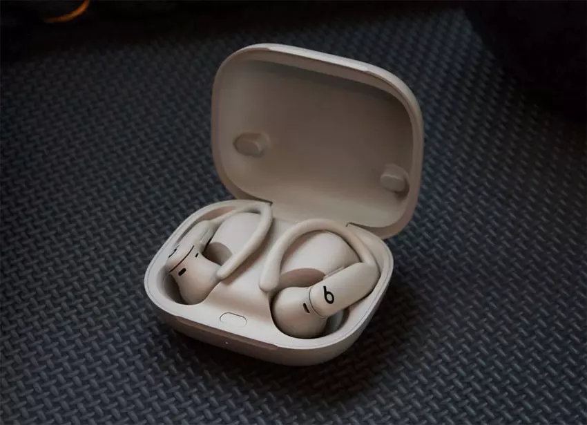 Plotki: wraz z wydaniem iOS 26 Beats zyskają funkcję „Wstrzymaj multimedia przy zasypianiu”