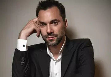 Od wizażysty po położnika i astrologa: ...