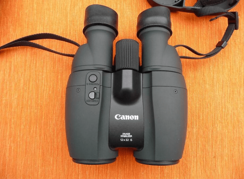 Lornetka Canon 12x32 IS do obserwacji dzikiej przyrody
