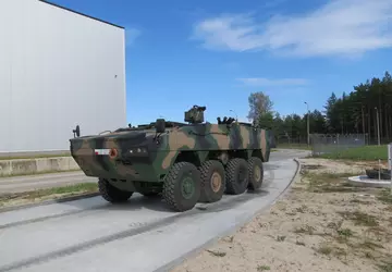 Polska zakupiła 30 artyleryjskich wozów rozpoznawczych ...