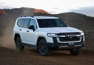 Toyota Land Cruiser 300 Hybrid: Potężny ...