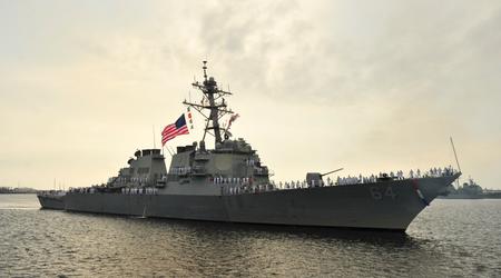 Amerykański niszczyciel USS Carney mógł zostać zaatakowany przez Husis - okręt klasy Arleigh Burke z powodzeniem przechwycił wszystkie wystrzelone rakiety