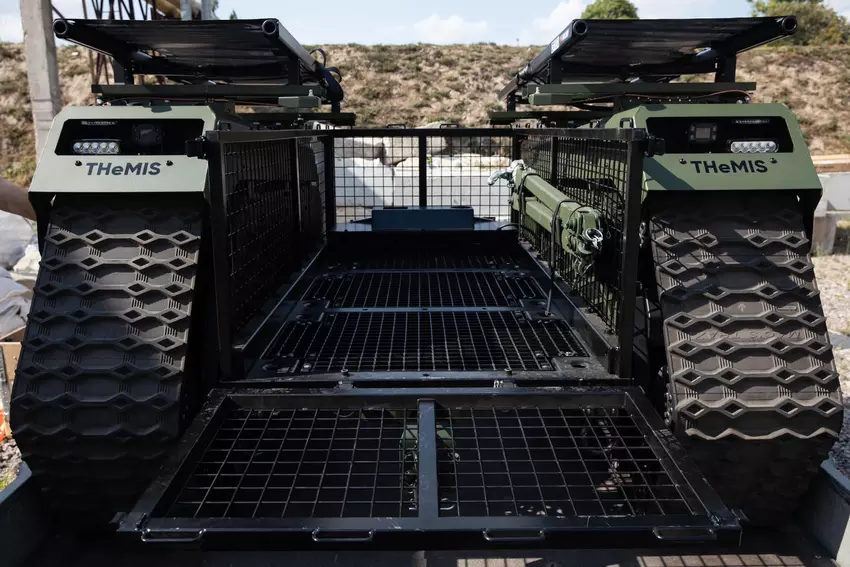 Siły Zbrojne Ukrainy będą korzystać z robotów THEMIS, będą mogły wyciągać rannych żołnierzy z pola walki i dostarczać broń